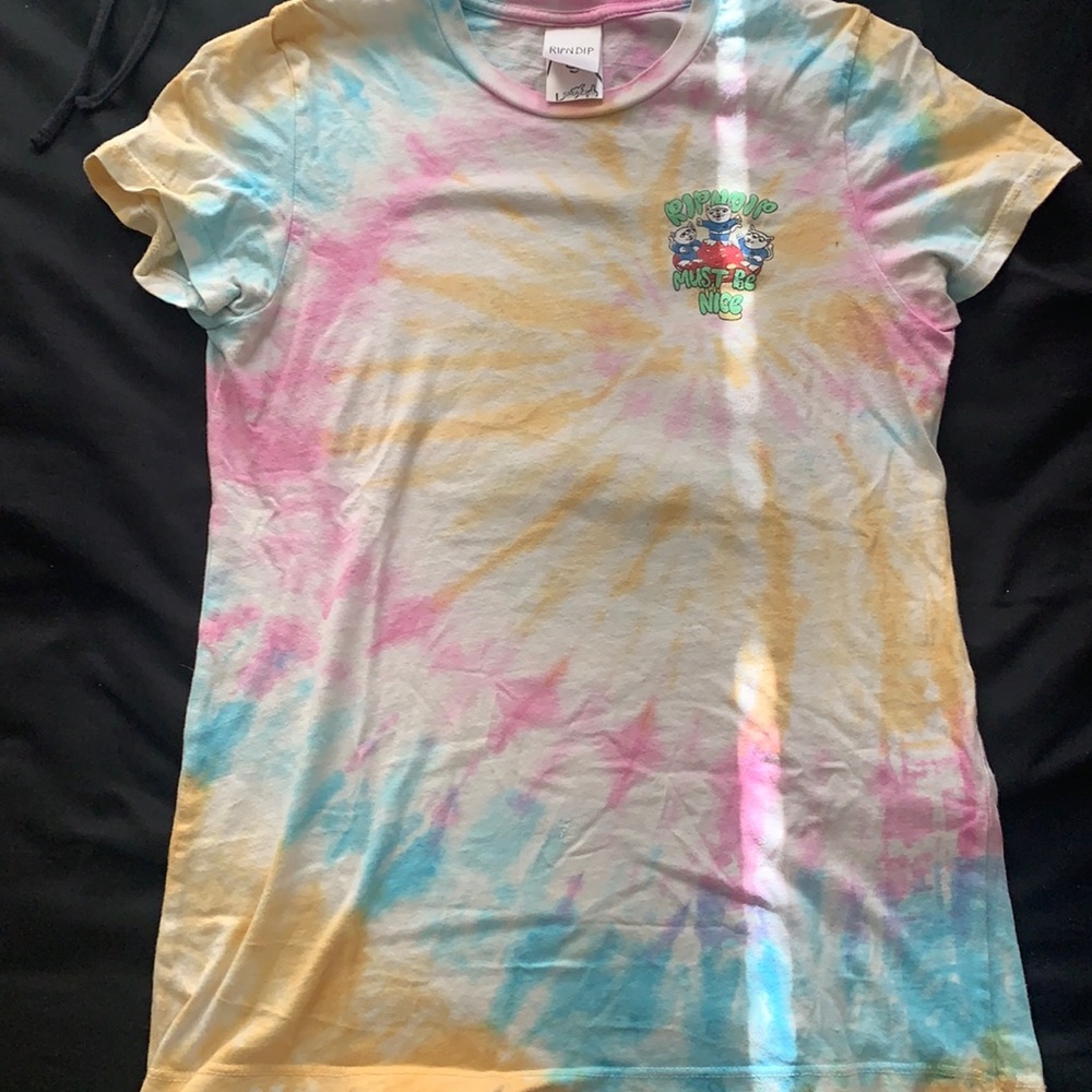 tie-dye tee